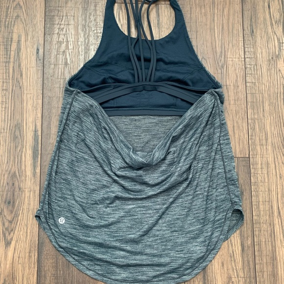 Lululemon knot your typical tank - Picture 2 of 4